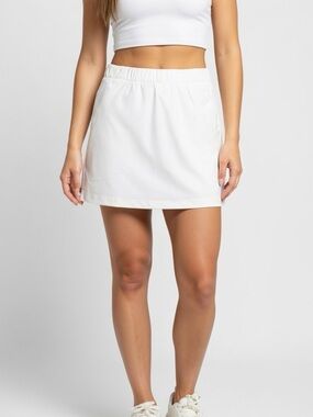 Columbia White Elastic Waist Skort